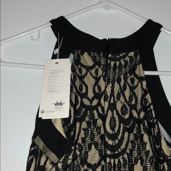 Black Dress with lace - Picture 4 of 5